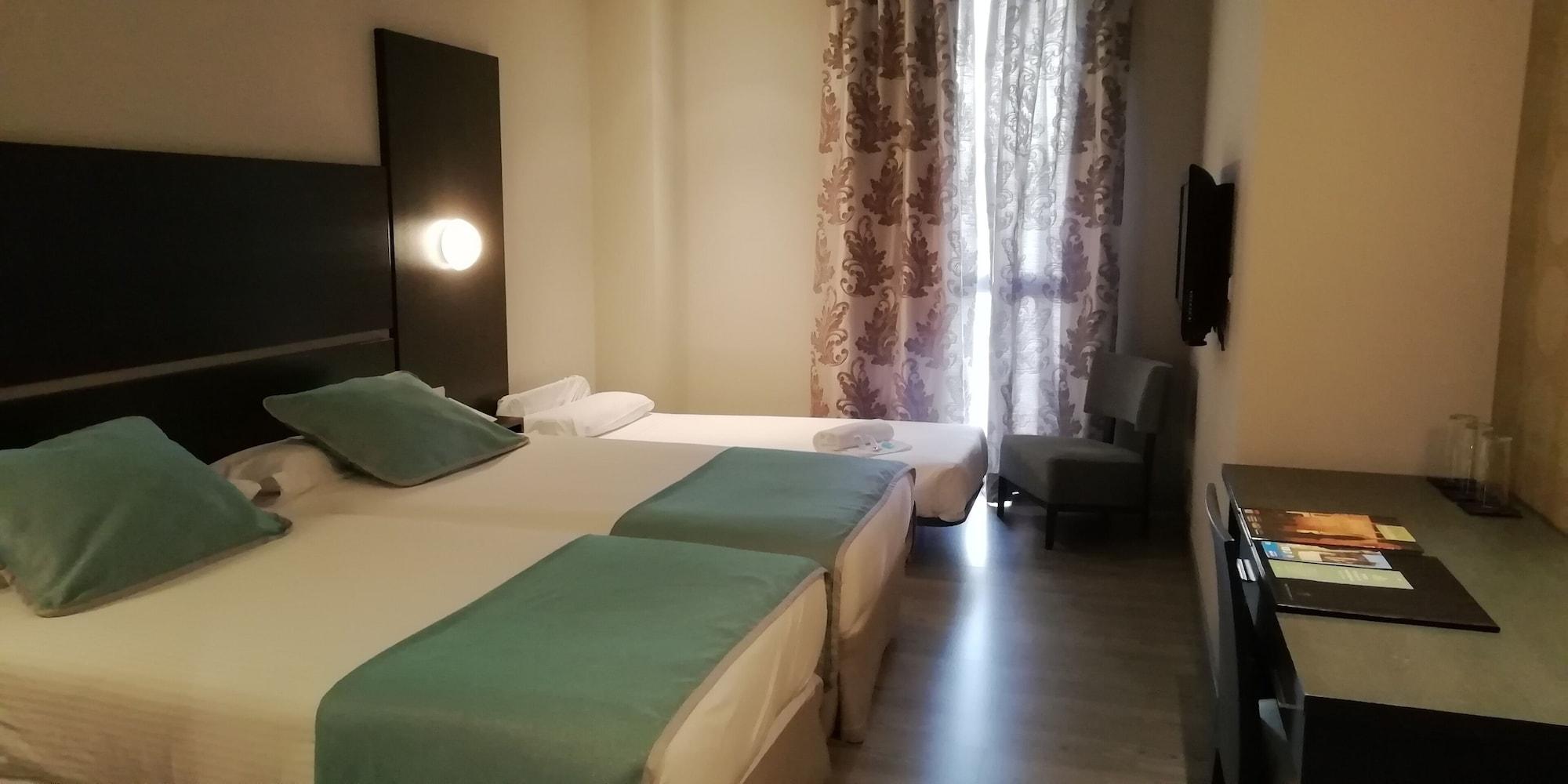 Hotel Ciudad De Ponferrada, Ascend Hotel Collection Экстерьер фото
