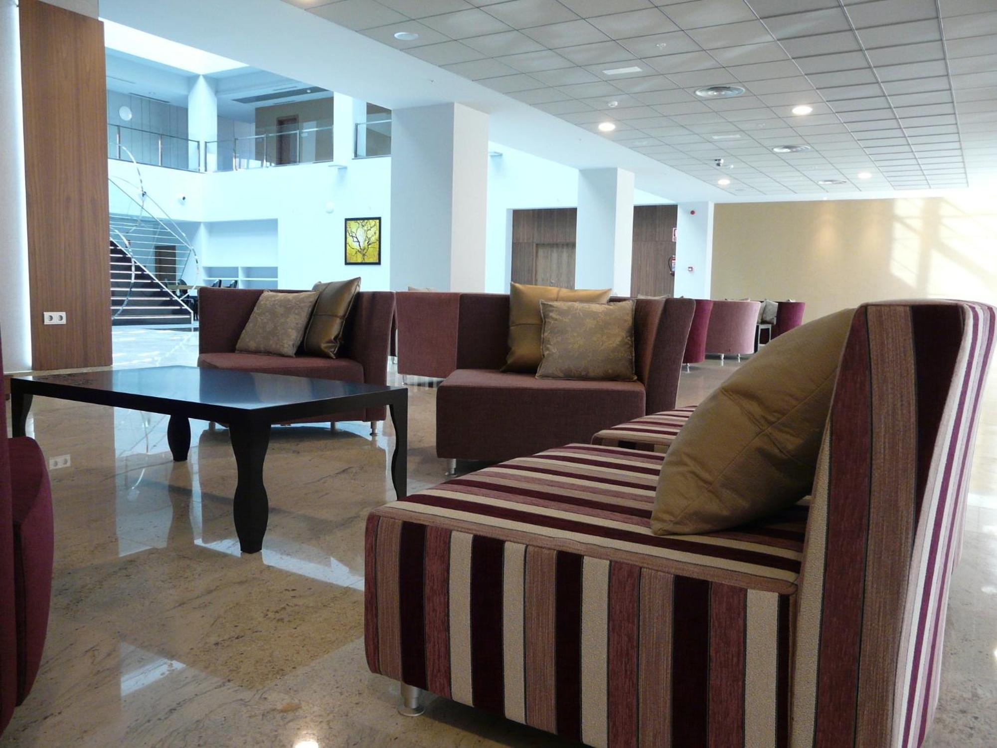 Hotel Ciudad De Ponferrada, Ascend Hotel Collection Экстерьер фото