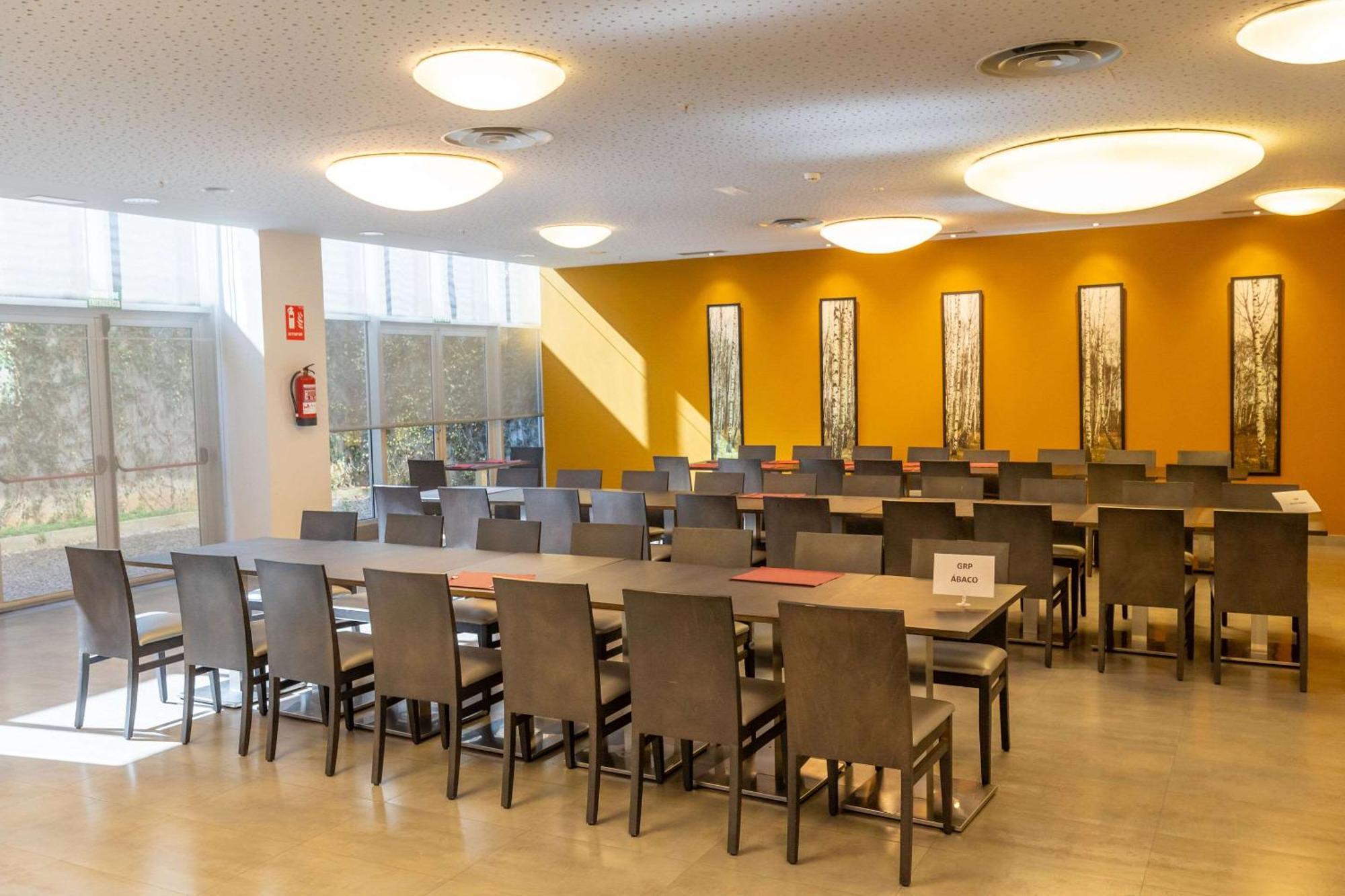 Hotel Ciudad De Ponferrada, Ascend Hotel Collection Экстерьер фото